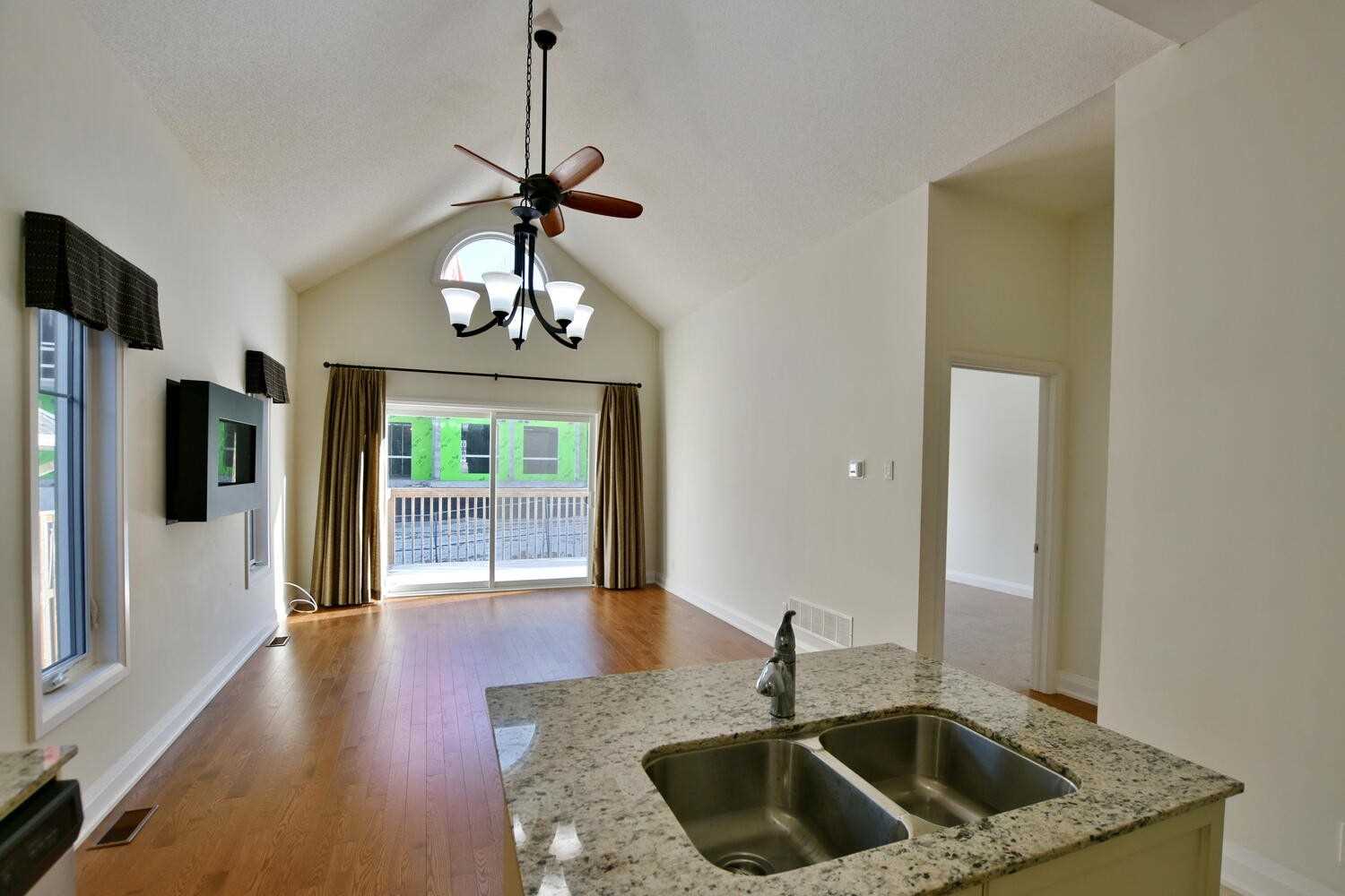 Listing S5873692 - Large Photo # 24