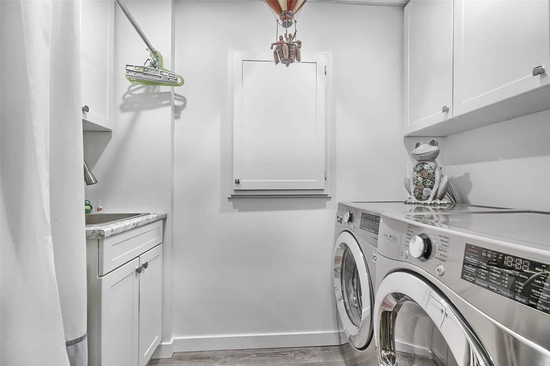 Listing S5876613 - Large Photo # 26