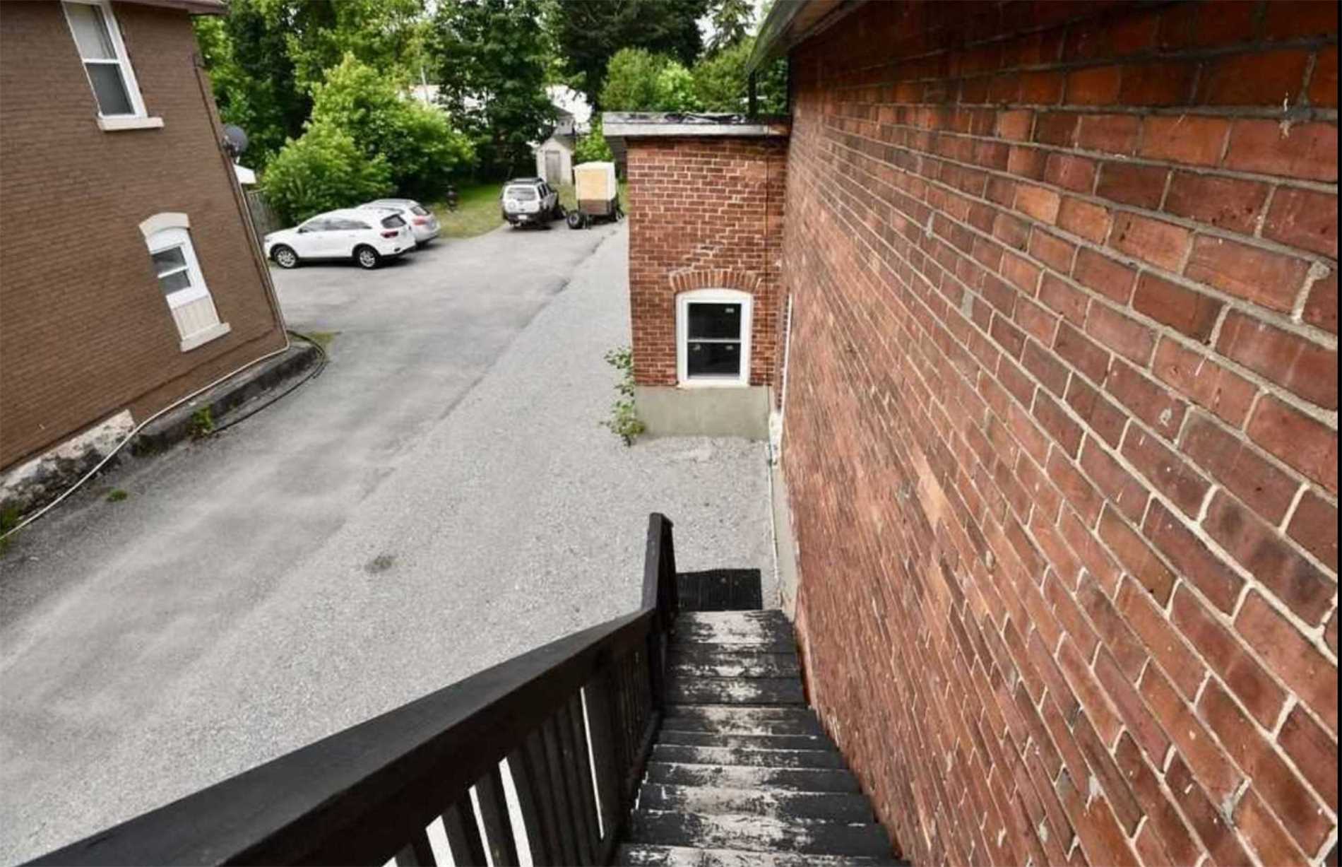 119 Albert St S