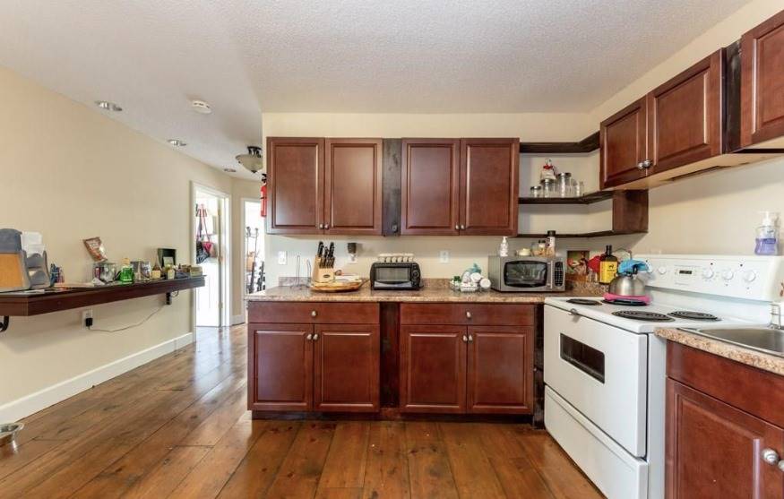 Listing S5878412 - Large Photo # 27