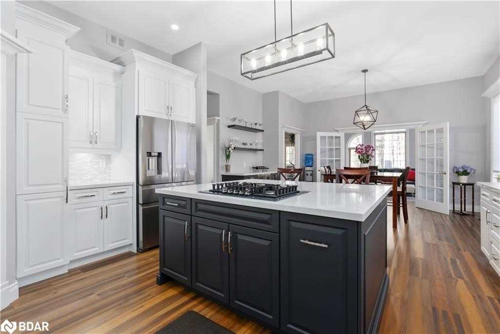 17 Fairway Court