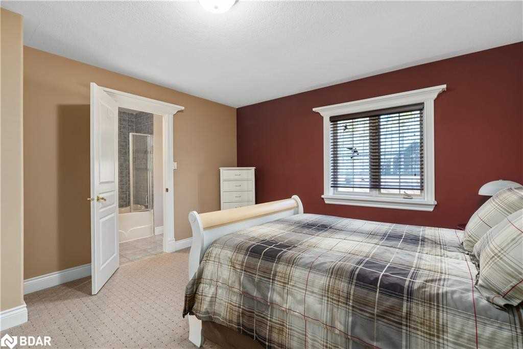 17 Fairway Court