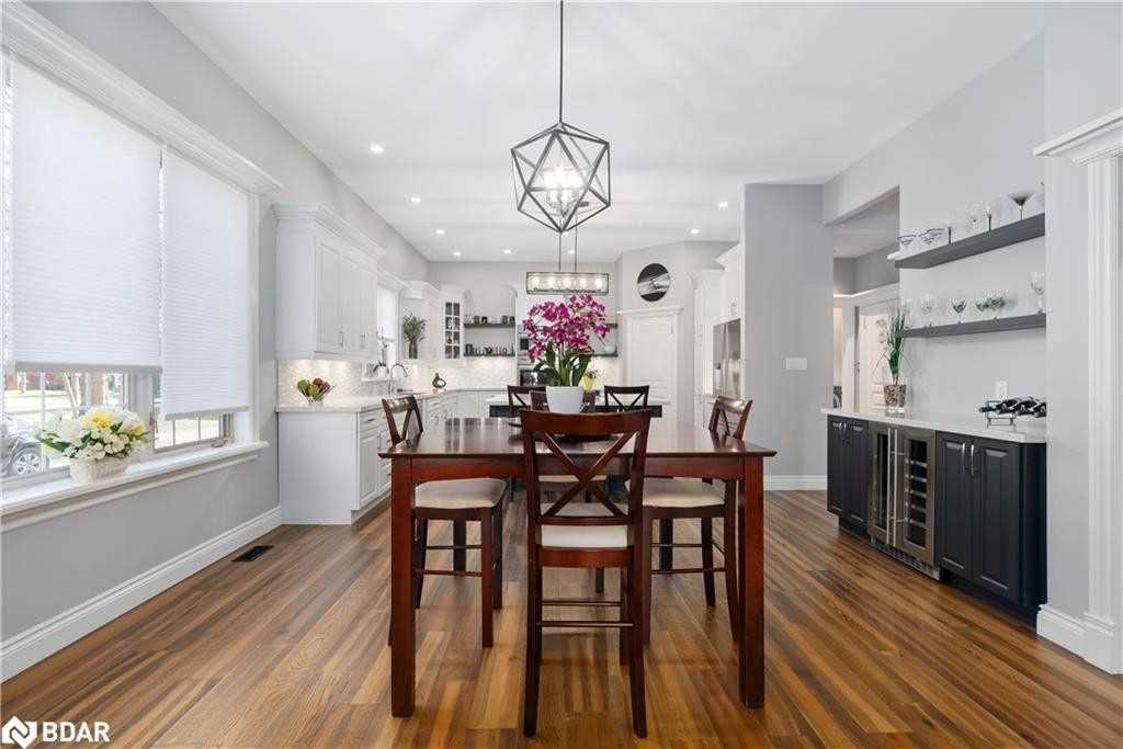 17 Fairway Court