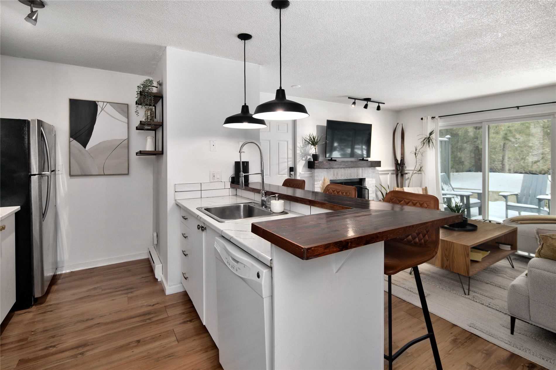27 Dawson Dr, #130
