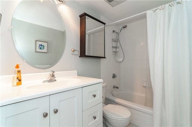 75 Ellen St, #1111