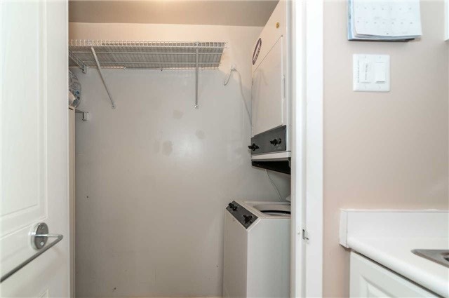 75 Ellen St, #1111