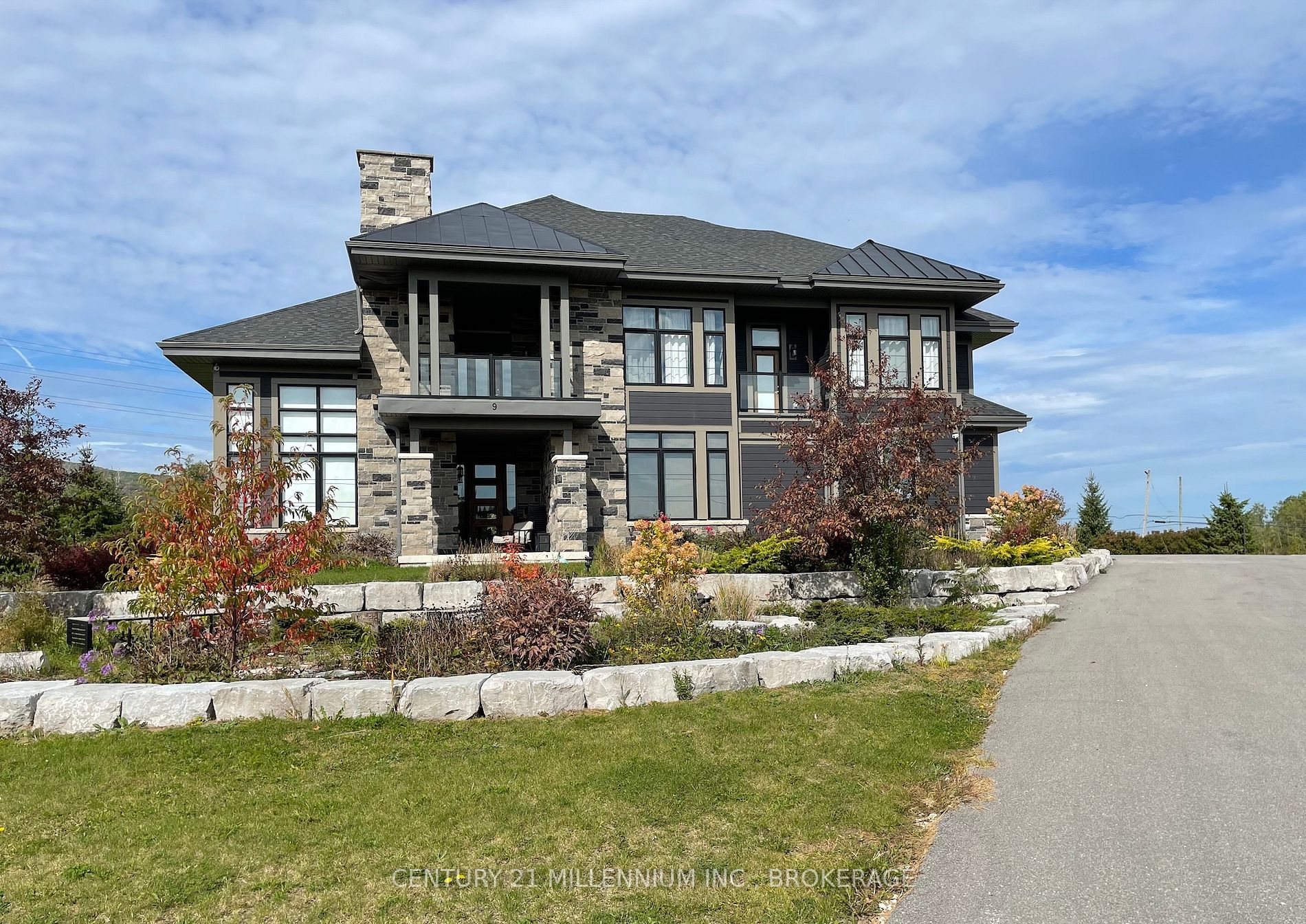 Listing S5882078 - Large Photo # 1