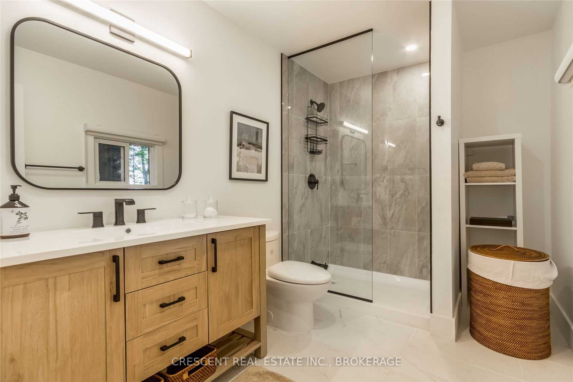 37 Georgian Manor Dr