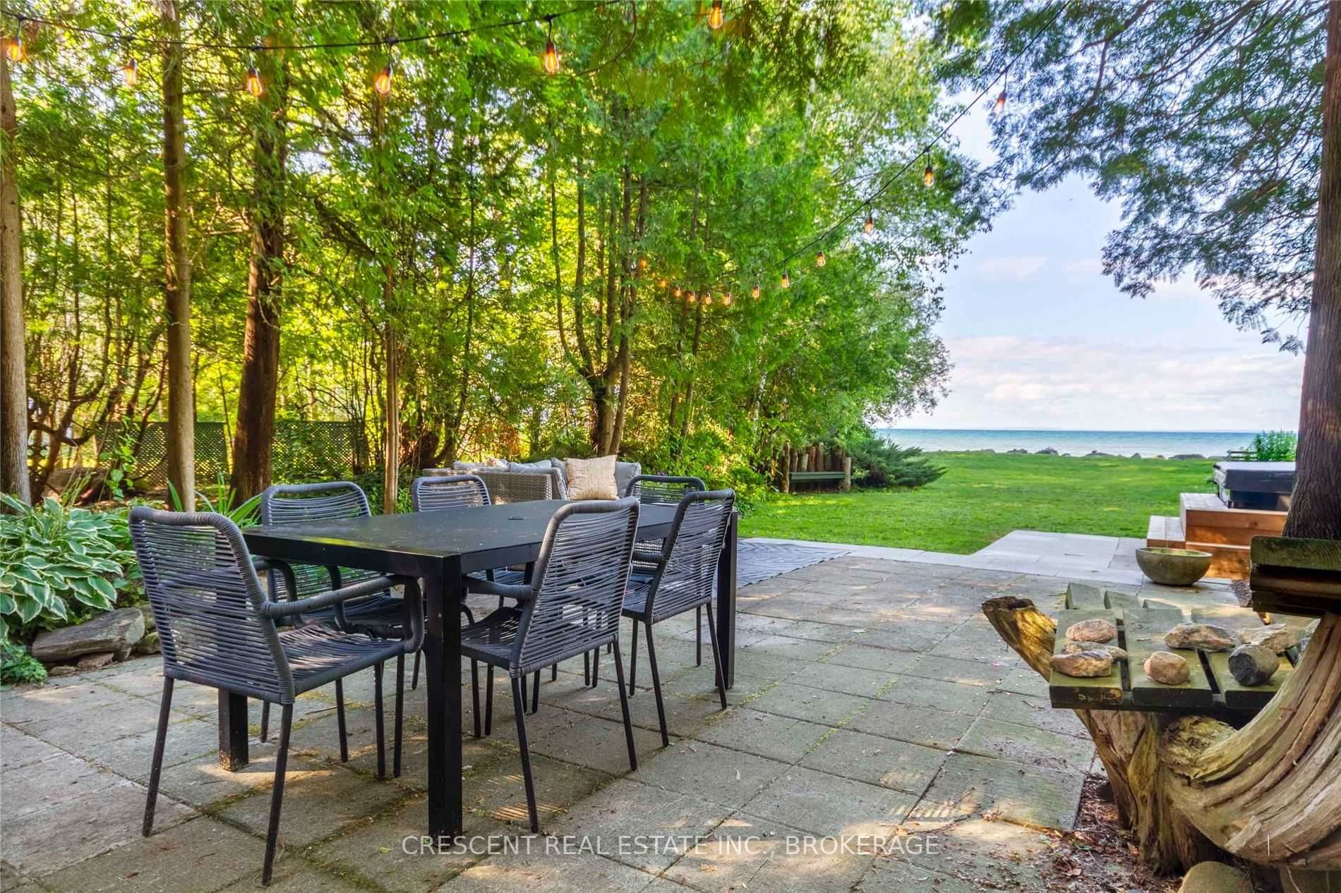 37 Georgian Manor Dr