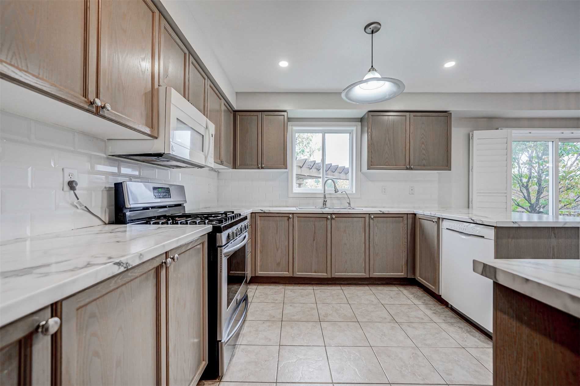 Listing S5884481 - Large Photo # 15