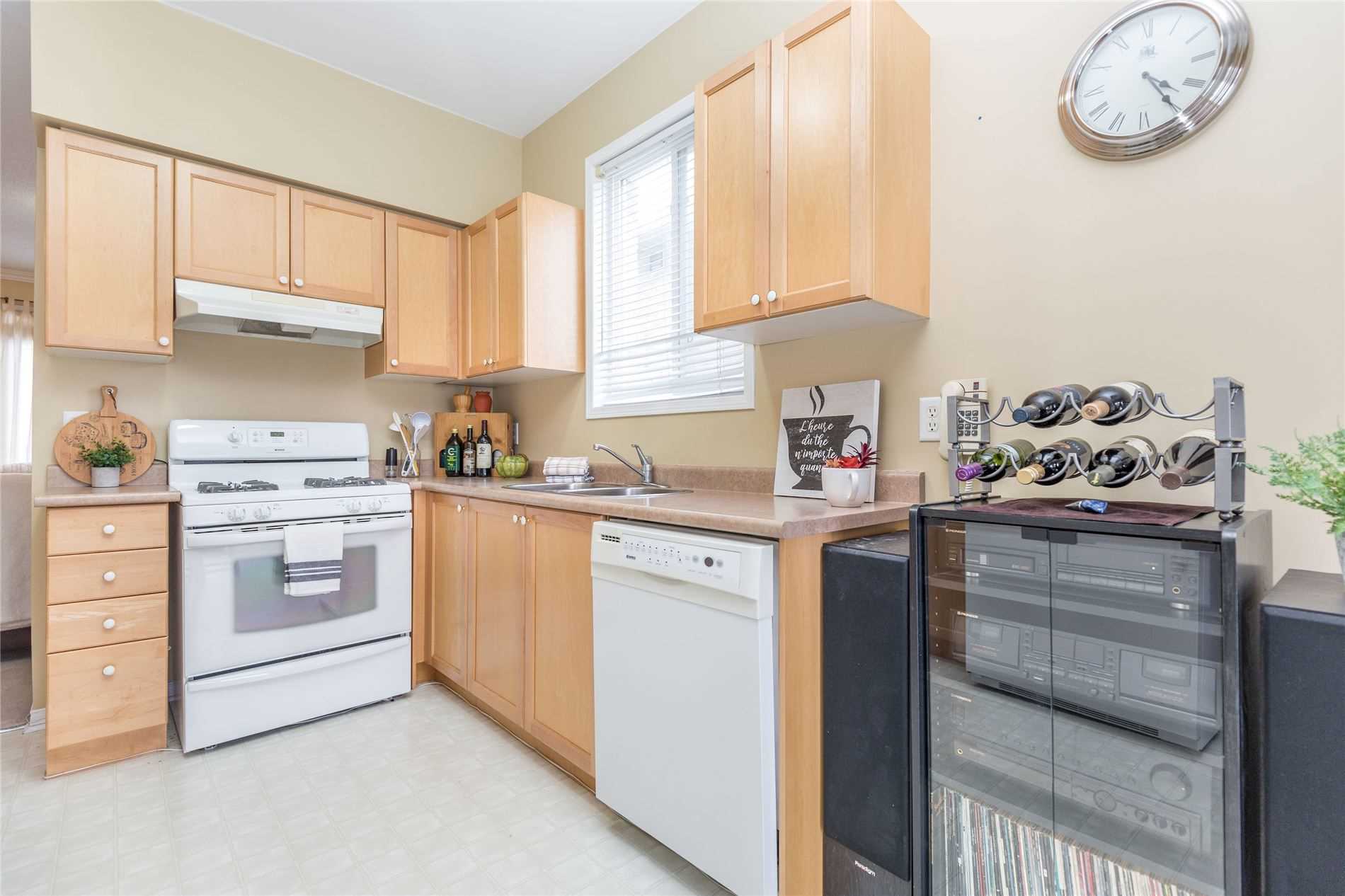 Listing S5885920 - Large Photo # 16