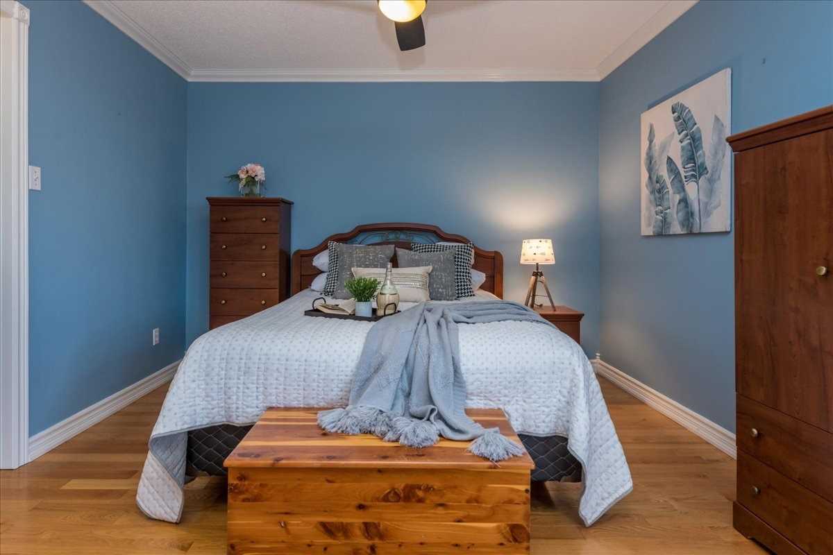 Listing S5889093 - Large Photo # 12