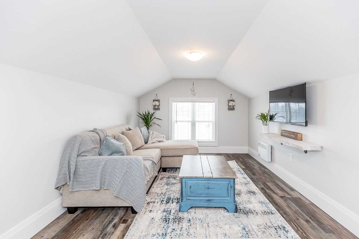 2448 Stockdale Road