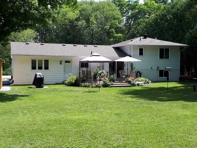 276 Lakeshore Road W