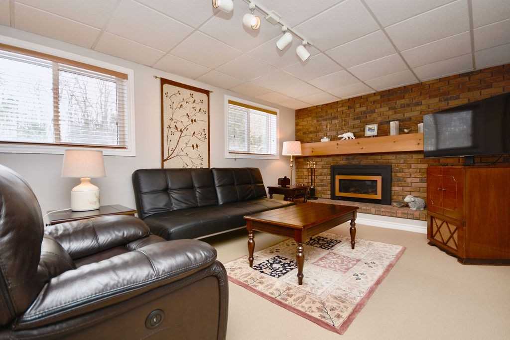 276 Lakeshore Road W