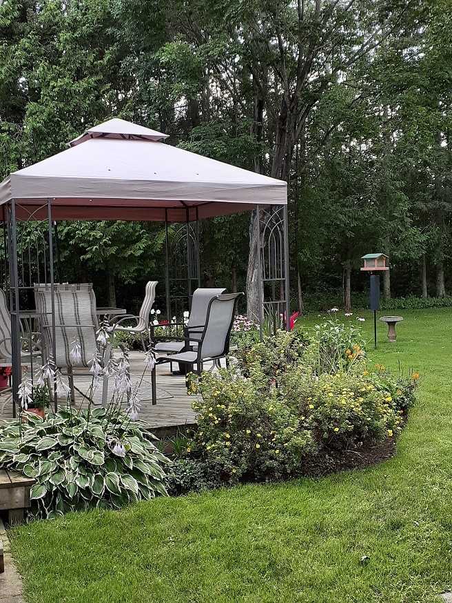 276 Lakeshore Road W