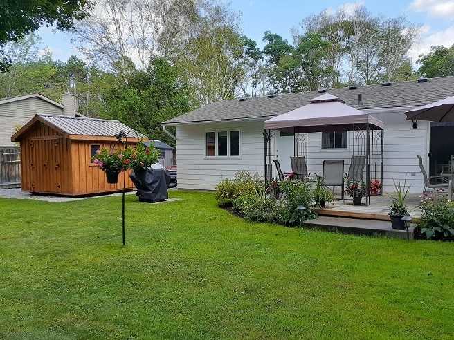 276 Lakeshore Road W