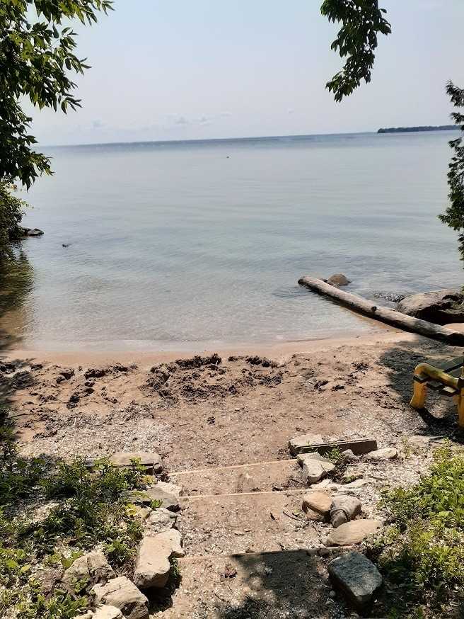 276 Lakeshore Road W