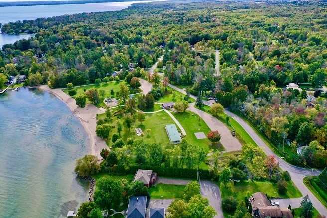276 Lakeshore Road W