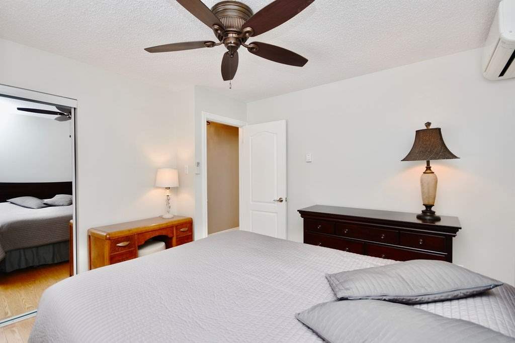 276 Lakeshore Road W