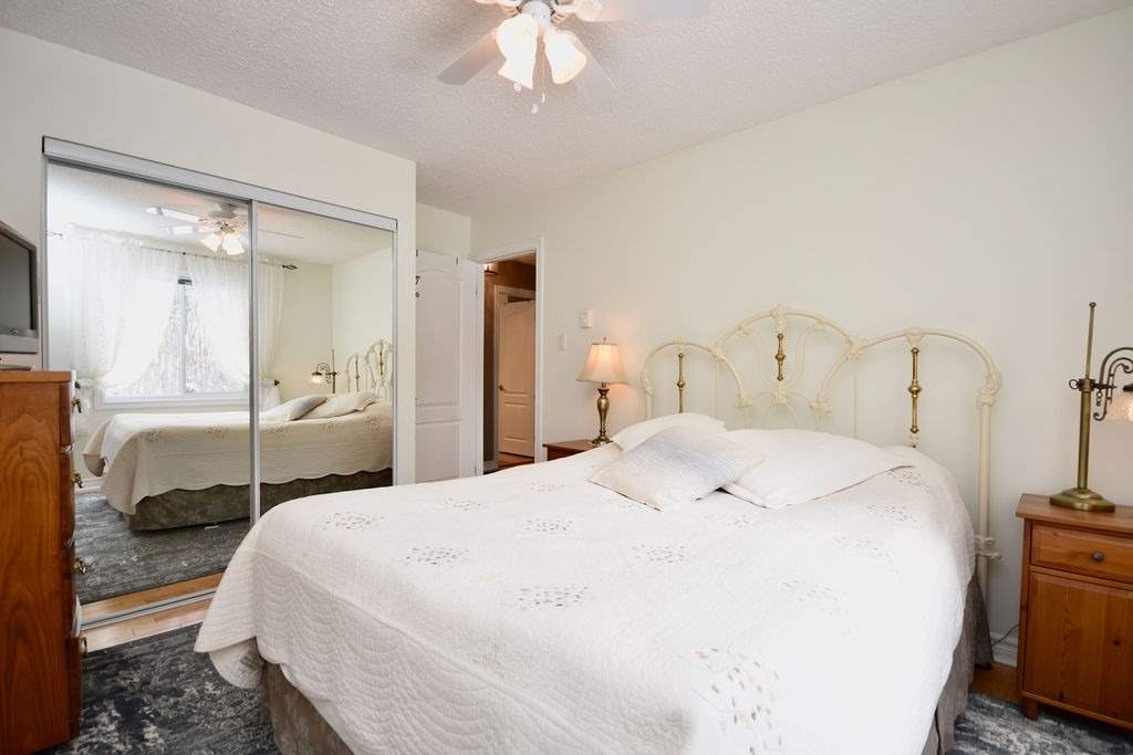 276 Lakeshore Road W