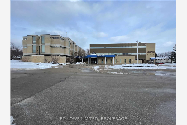 121 Wellington St W, Barrie