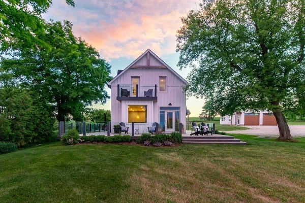 2536 Fairgrounds Rd S, Clearview