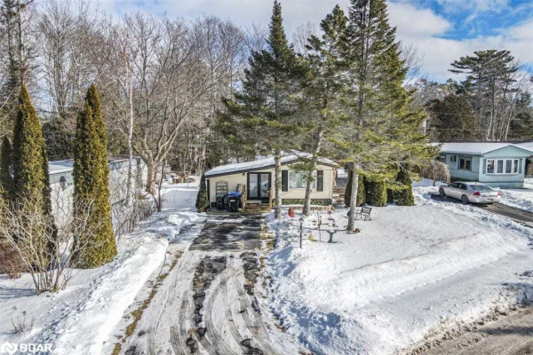 56 Georgian Glen Dr, Wasaga Beach