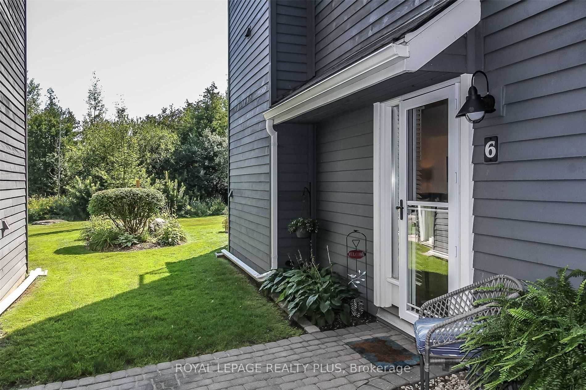 44 Trott Boulevard, #6