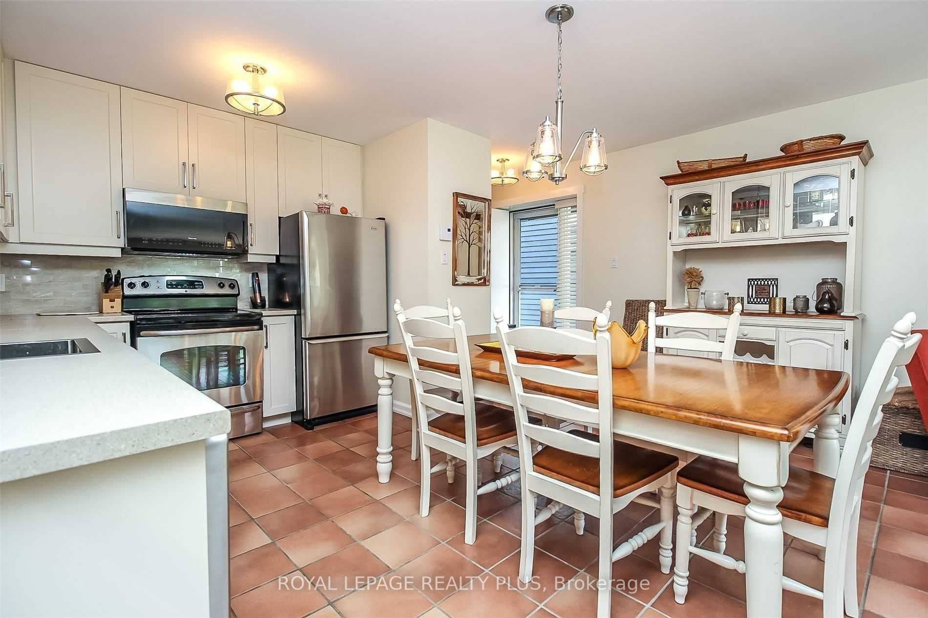 44 Trott Boulevard, #6