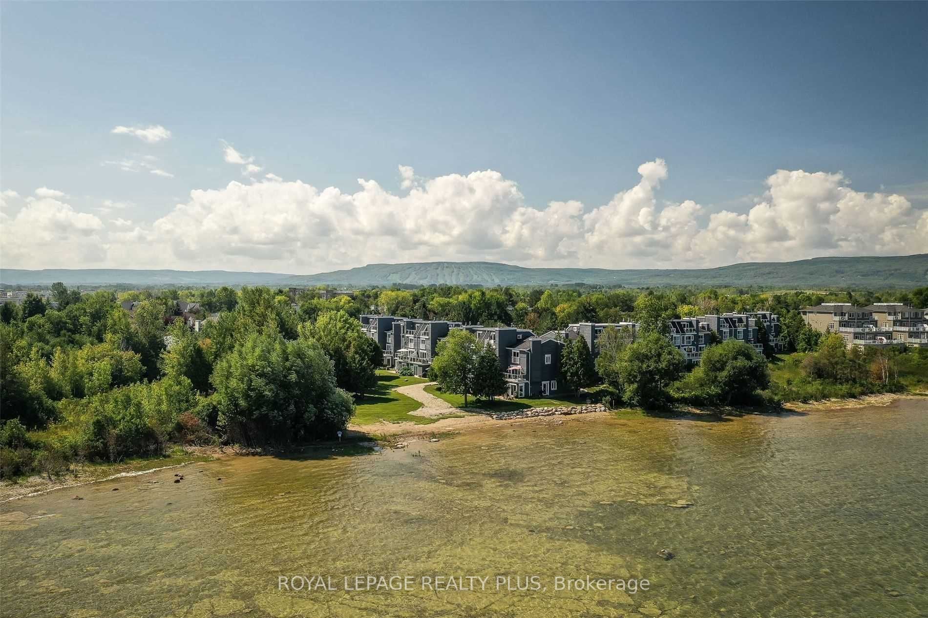 44 Trott Boulevard, #6