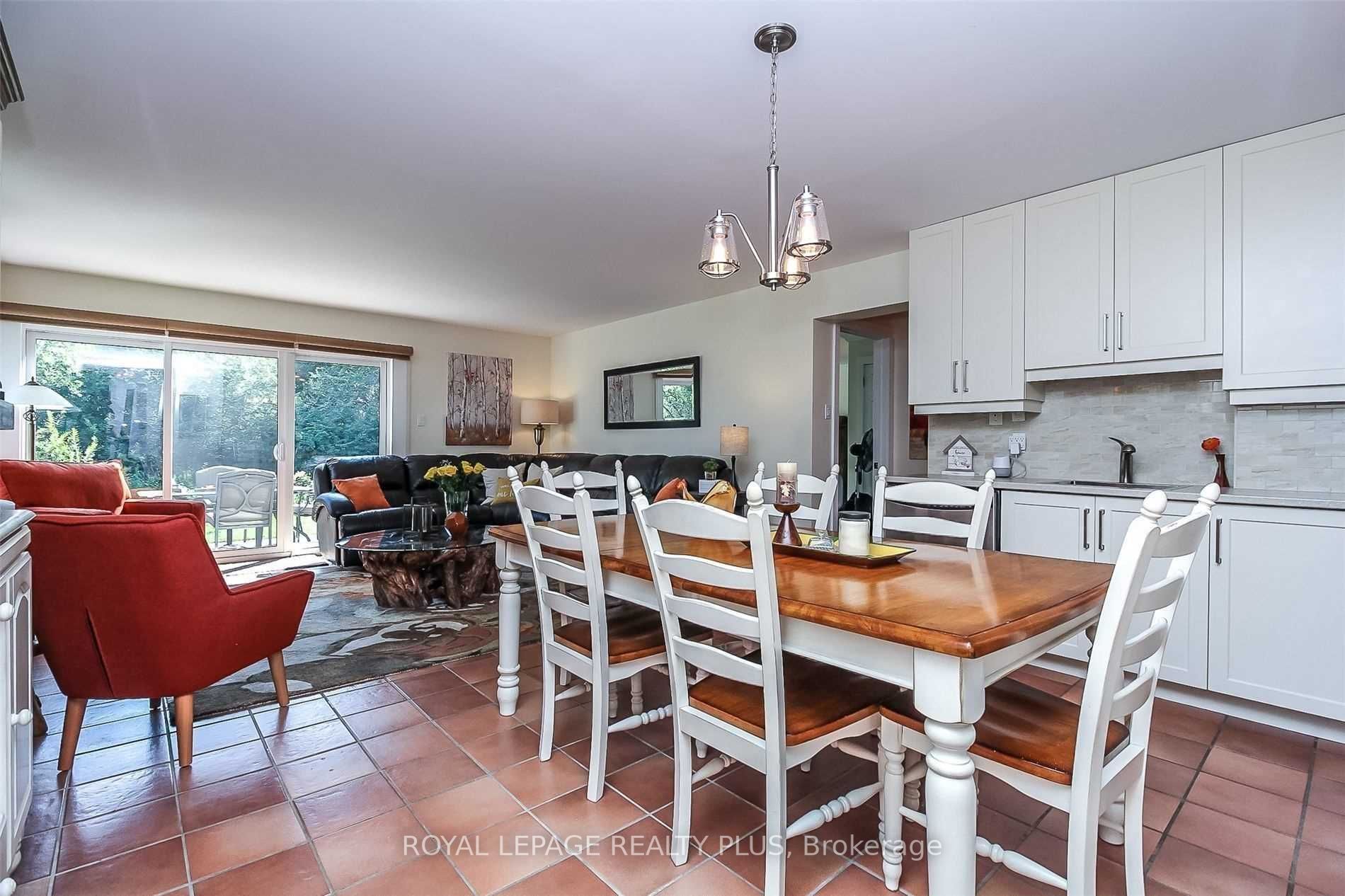 44 Trott Boulevard, #6