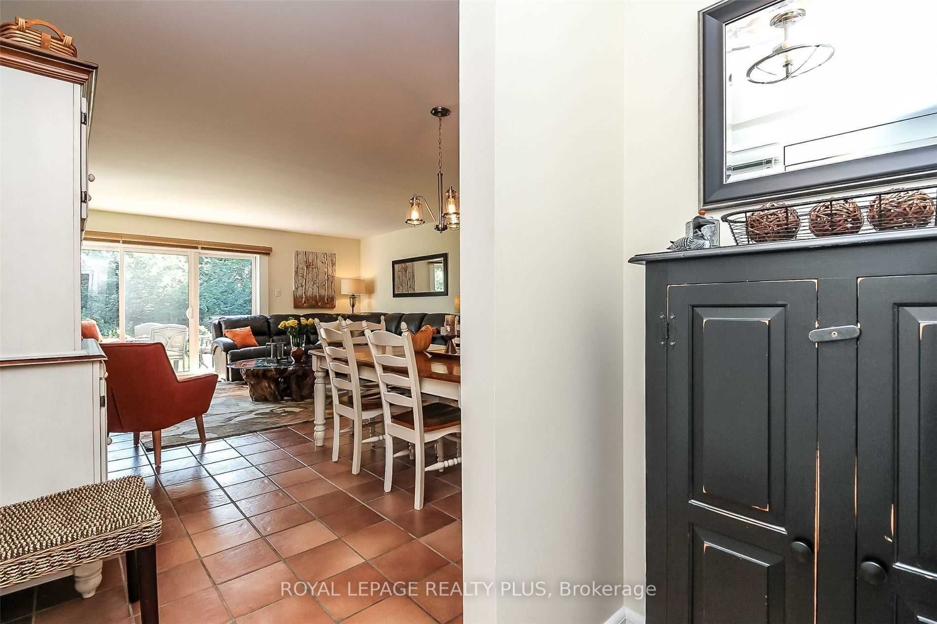 44 Trott Boulevard, #6
