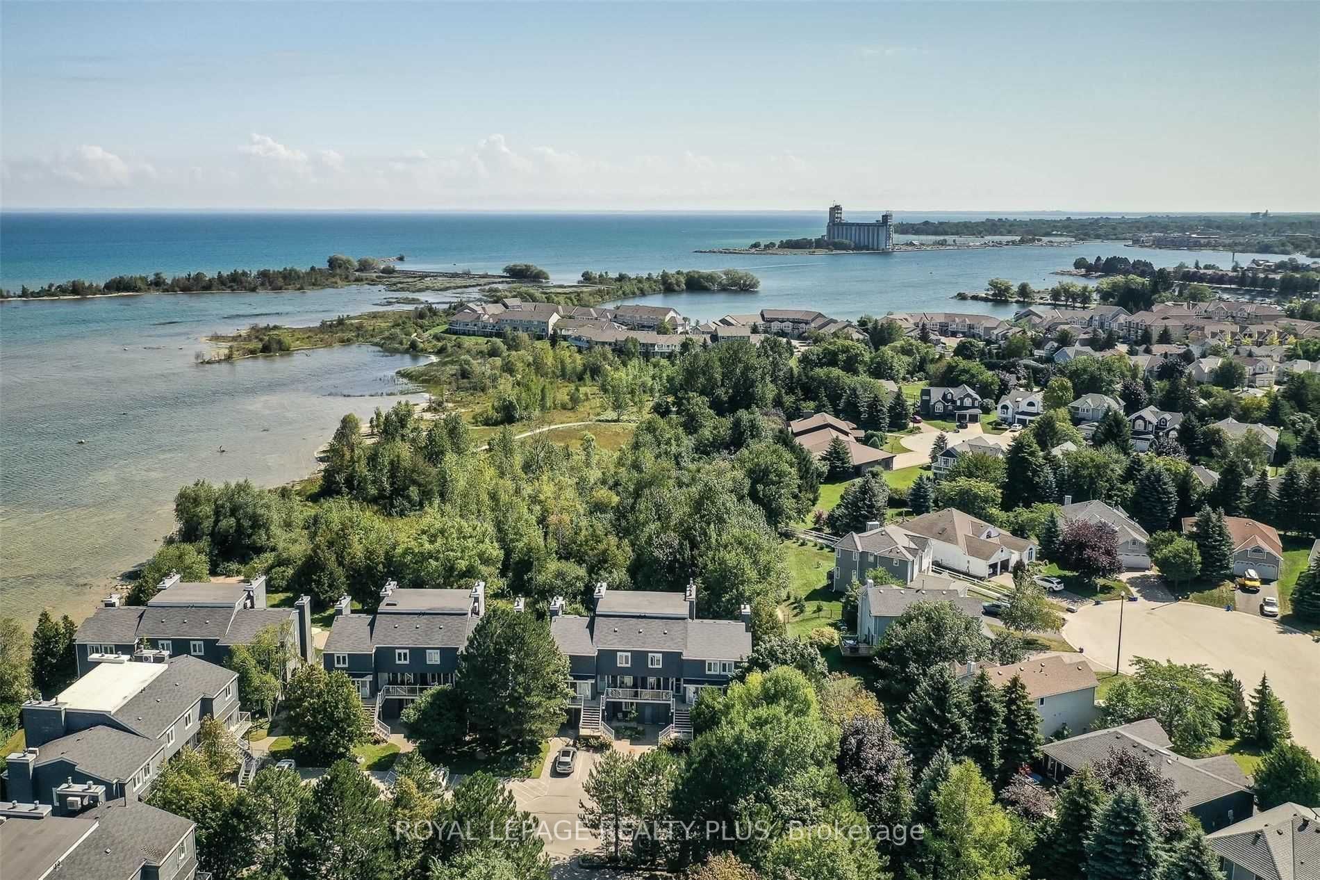 44 Trott Boulevard, #6