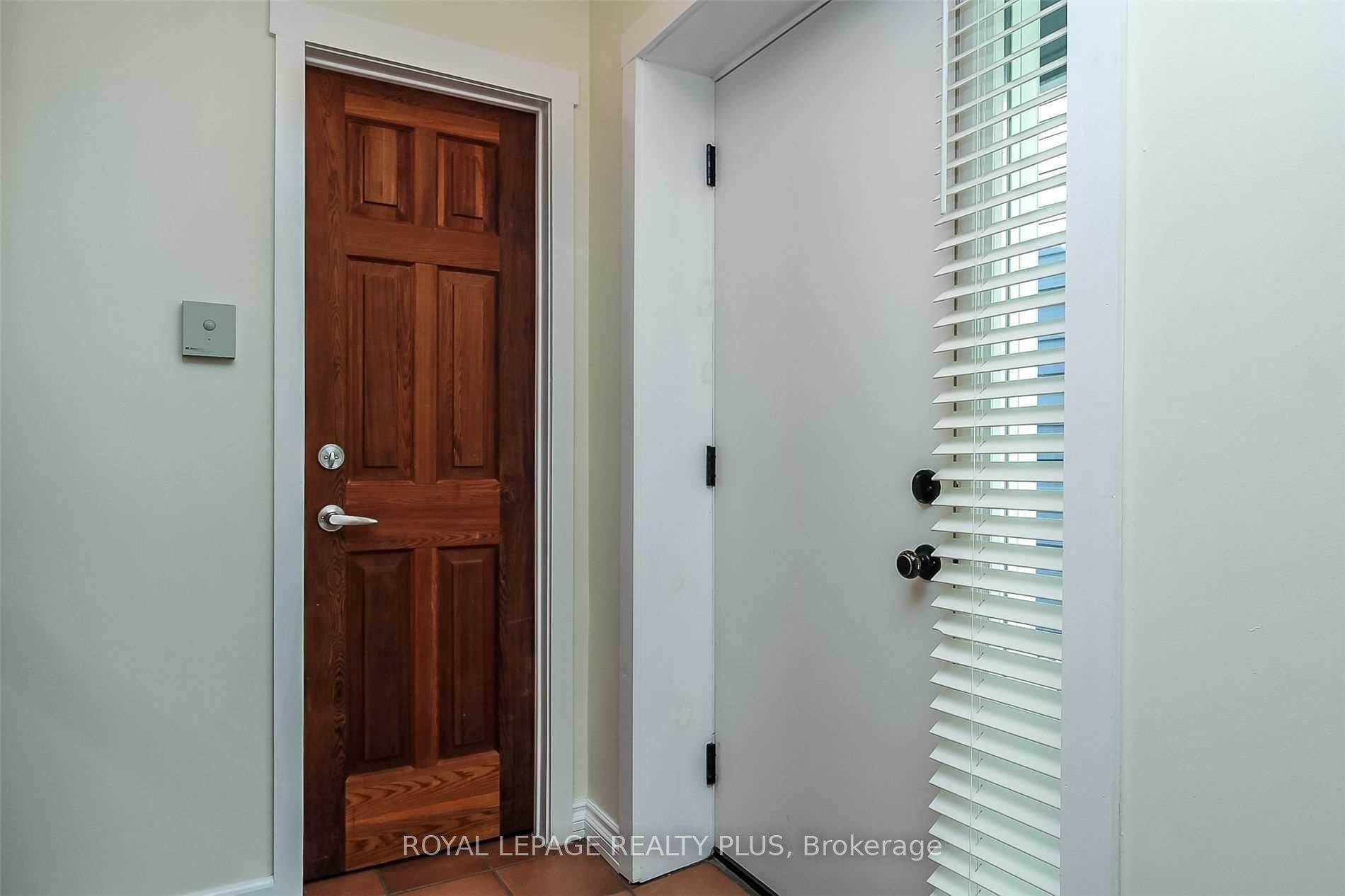 44 Trott Boulevard, #6