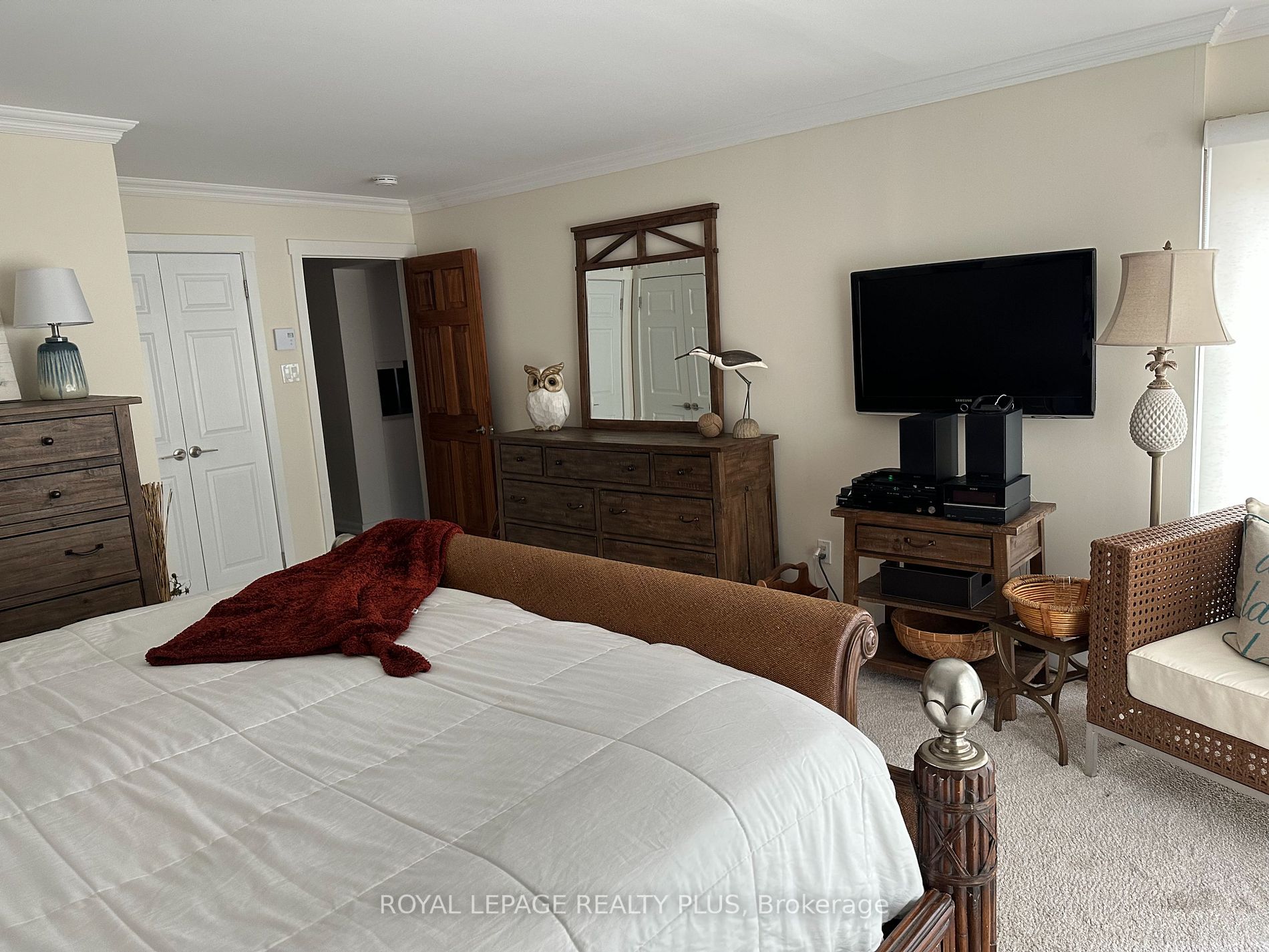 44 Trott Boulevard, #6