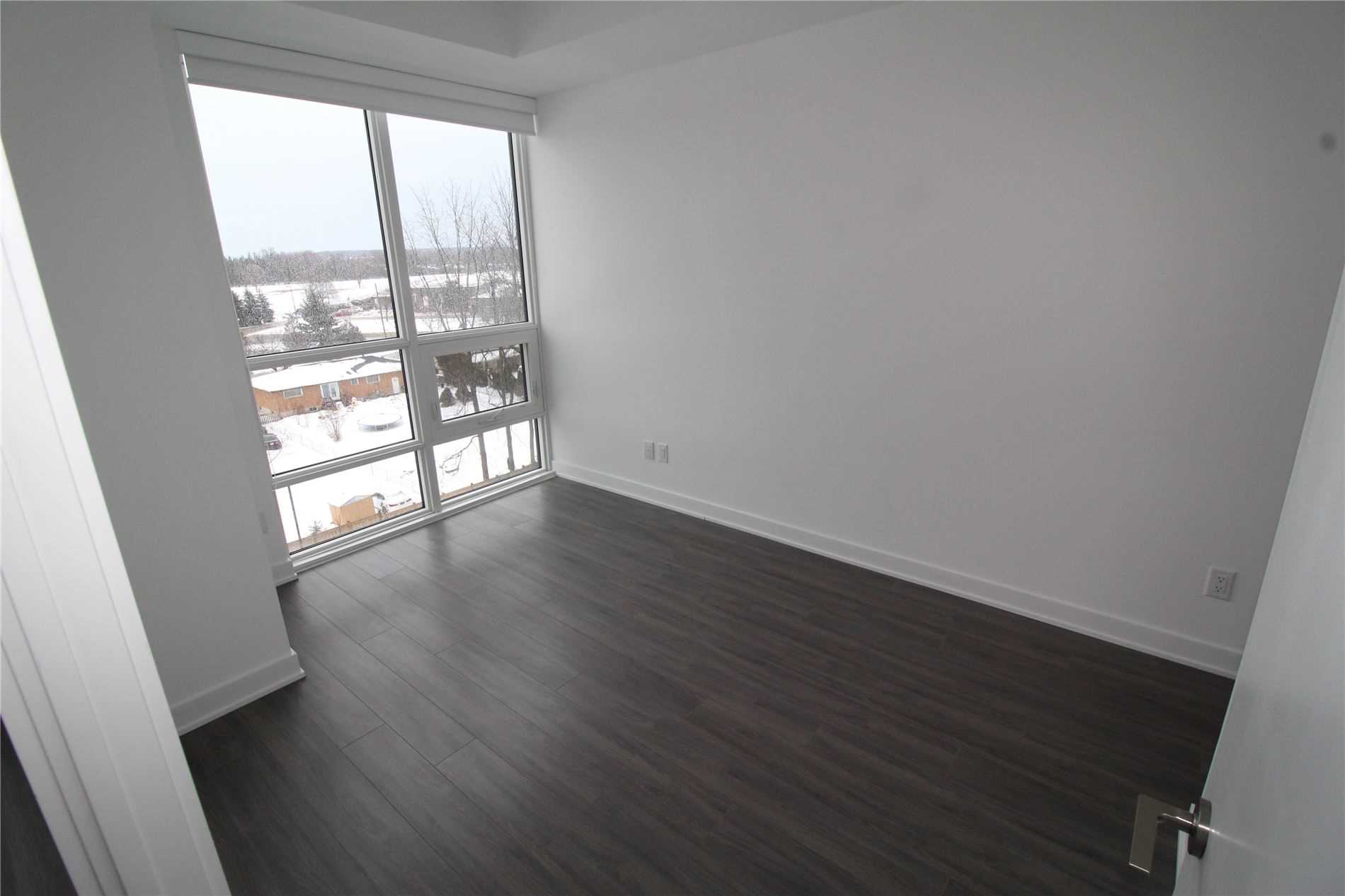 681 Yonge St, #523