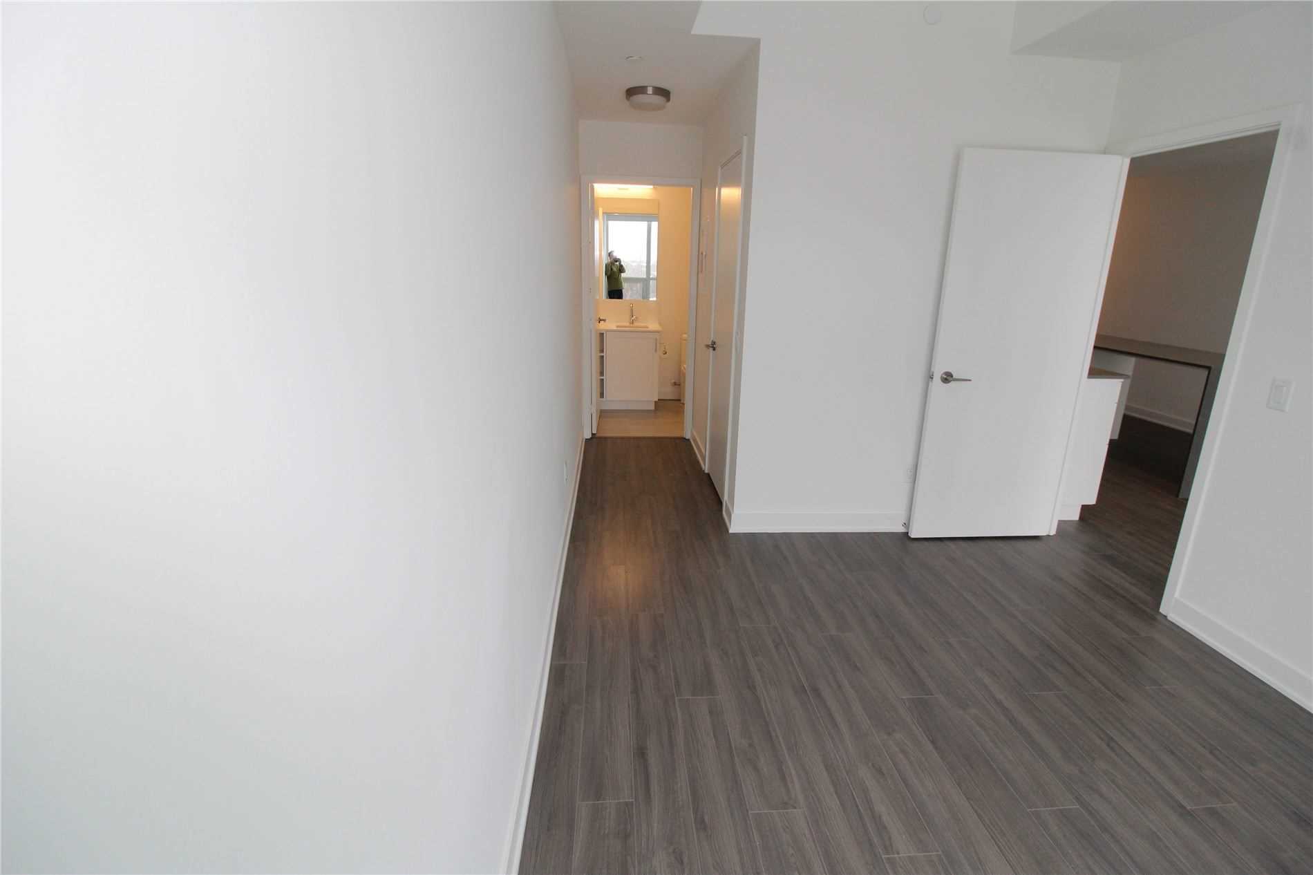 681 Yonge St, #523