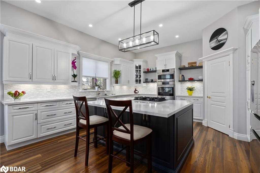 17 Fairway Court