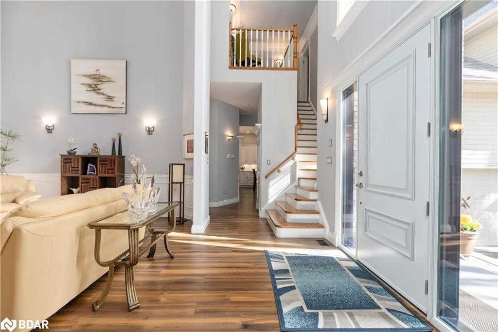 17 Fairway Court