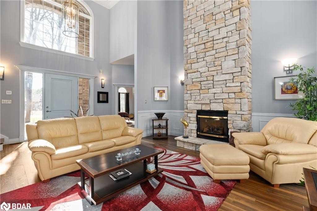 17 Fairway Court
