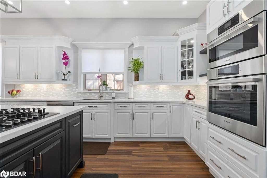 17 Fairway Court