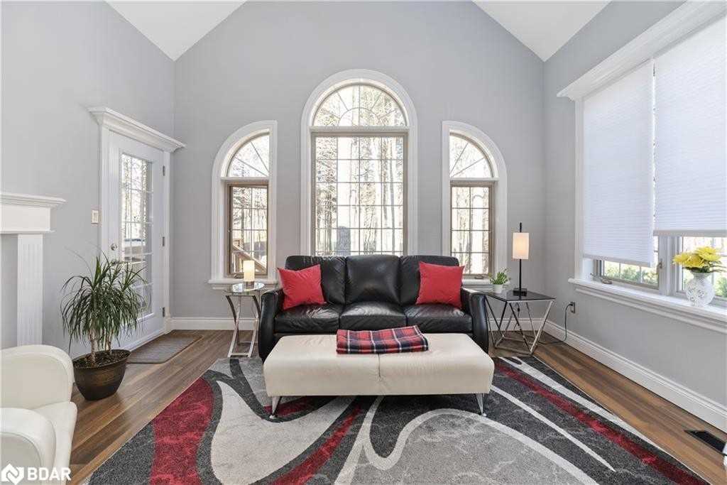 17 Fairway Court