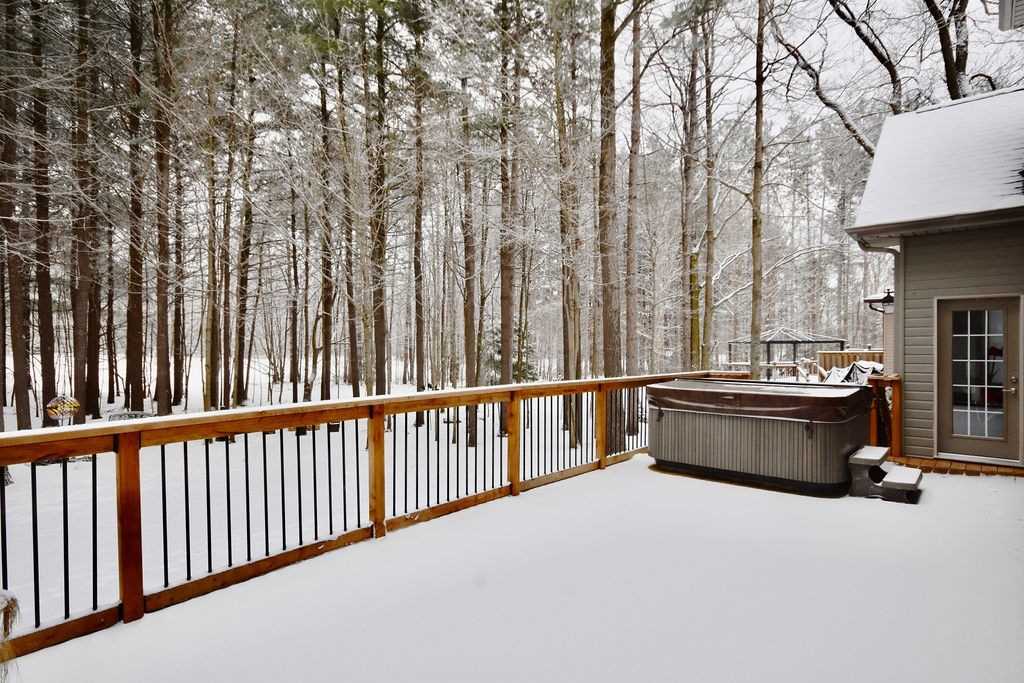 17 Fairway Court