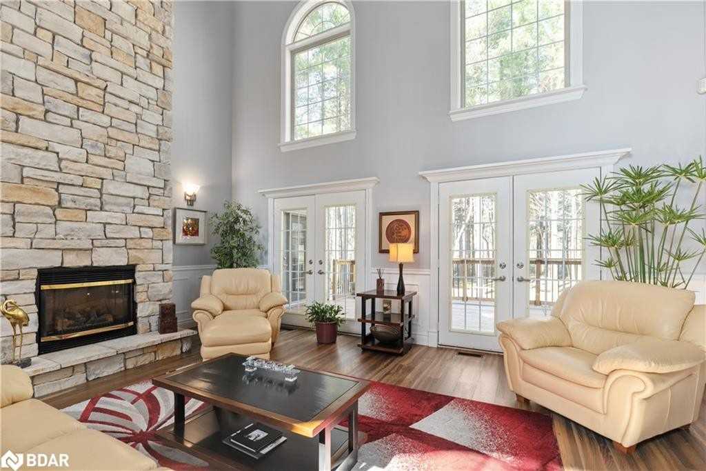 17 Fairway Court