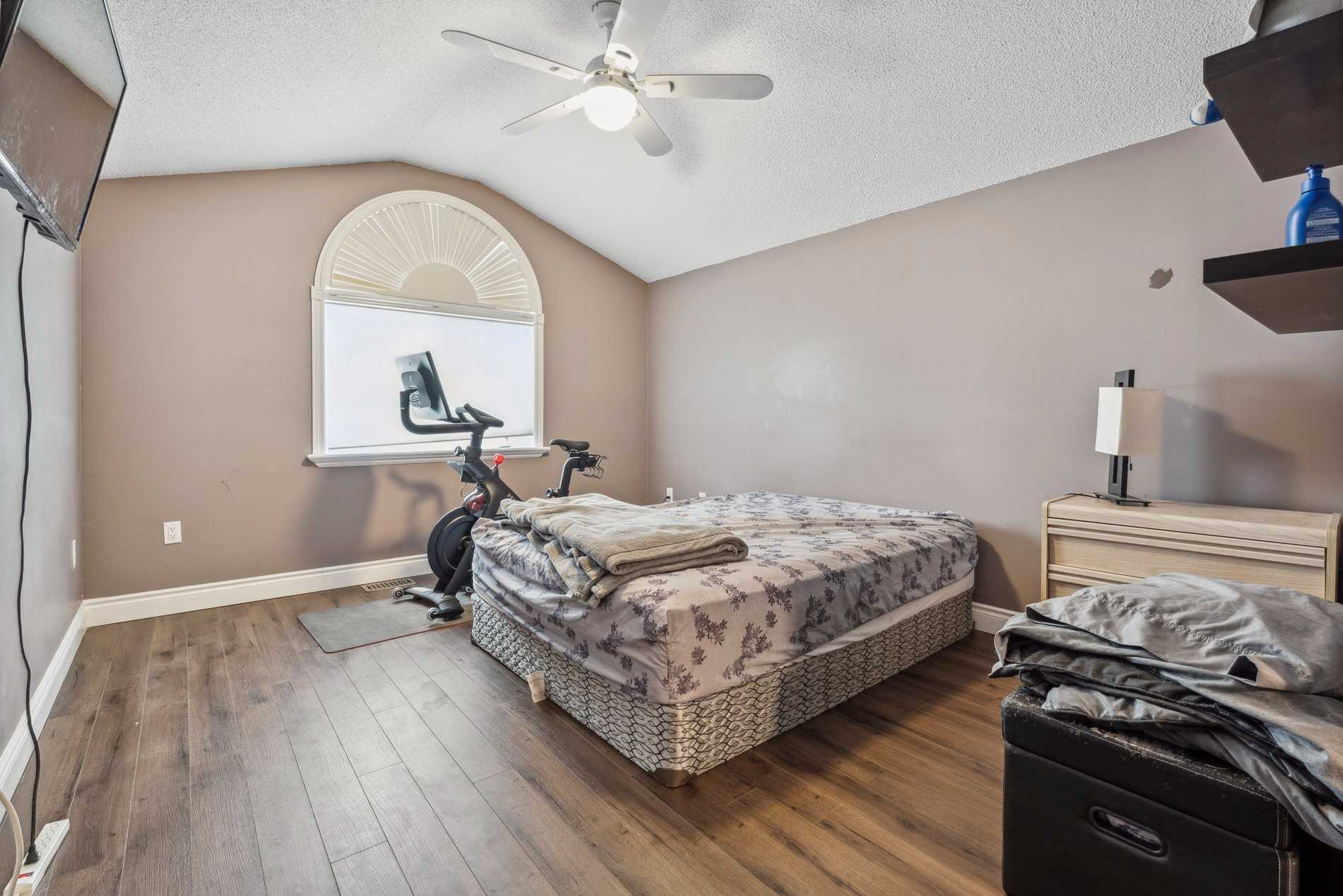 Listing S5915407 - Large Photo # 15