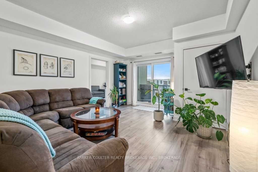 Listing S5916107 - Large Photo # 13