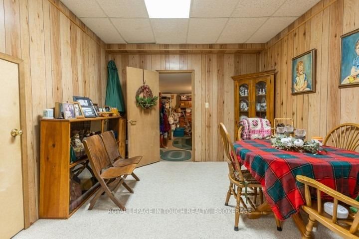 Listing S5918521 - Large Photo # 35