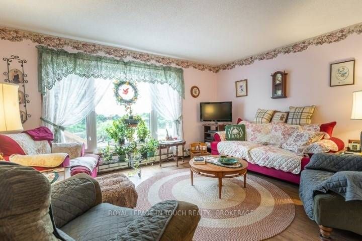 Listing S5918521 - Large Photo # 14