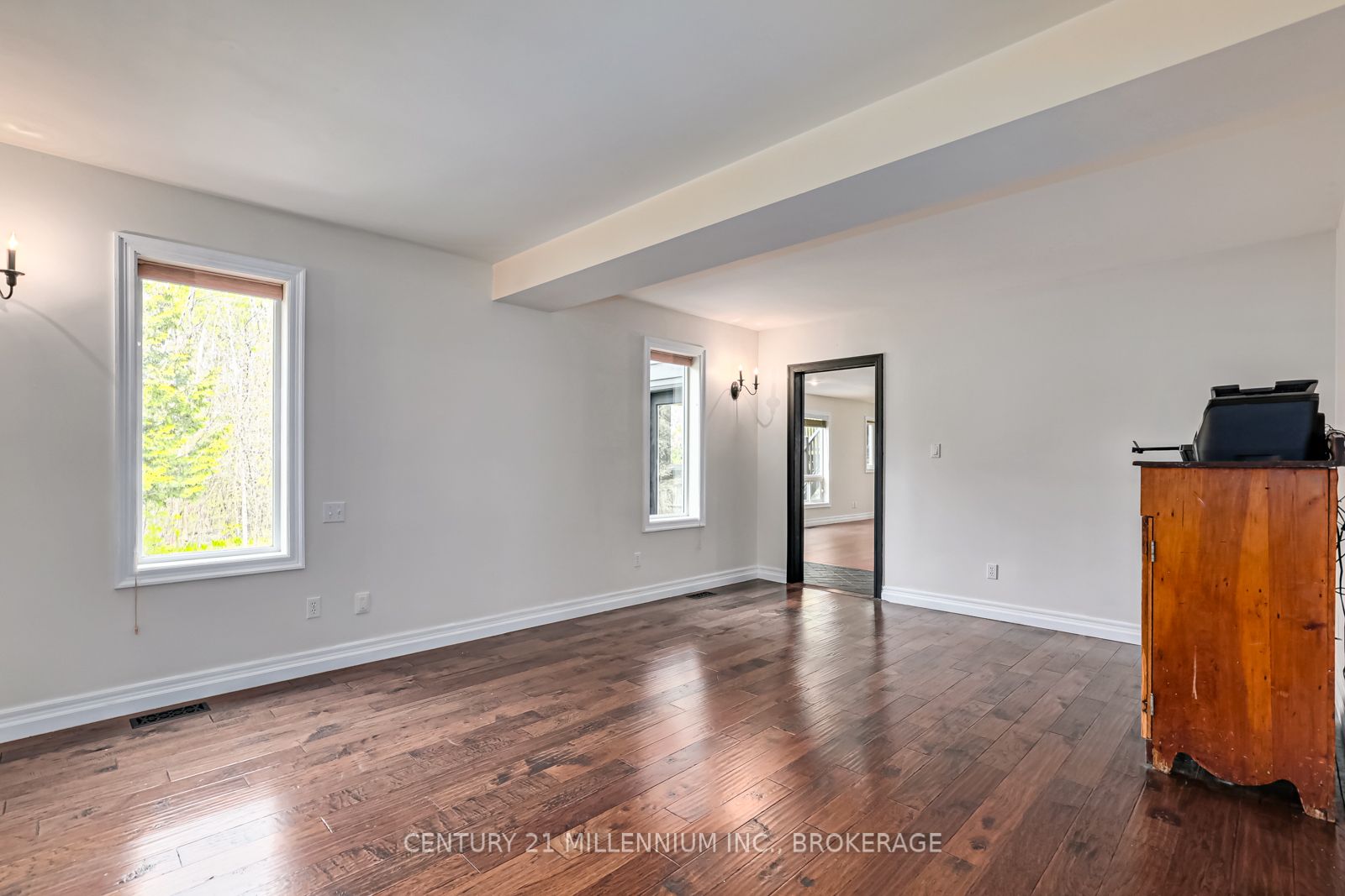 20 Forest Dr